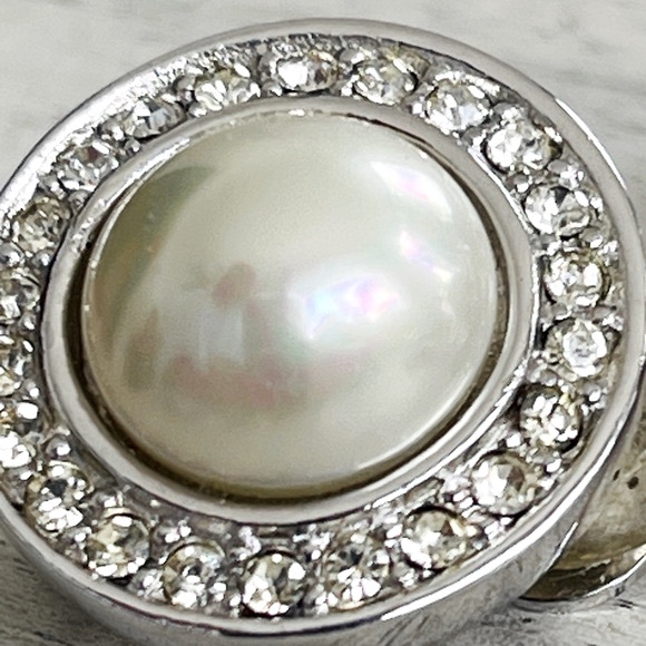 Christian Dior faux Mabe Pearl Clip Earrings  VTG - Picture 3 of 7